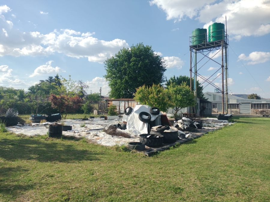6 Bedroom Property for Sale in Ladybrand Free State